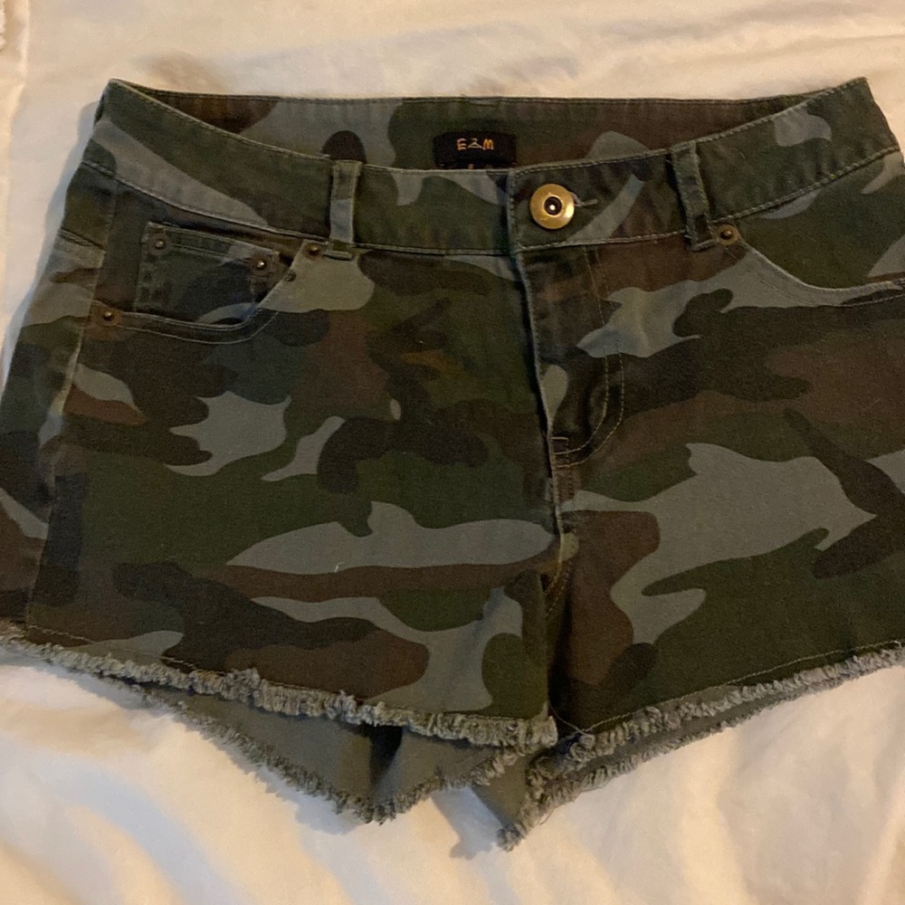 E&M small youth camo Jean shorts